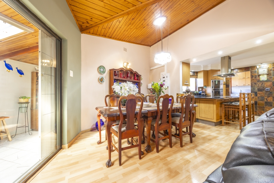 6 Bedroom Property for Sale in Plattekloof 1 Western Cape